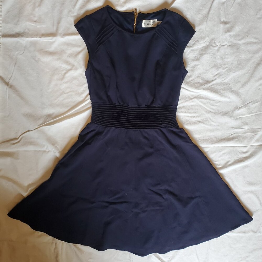 ELIZA J SKATER DRESS SIZE 4
